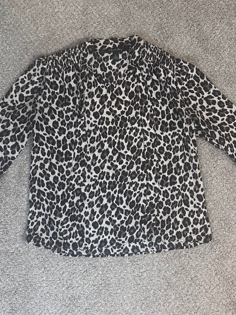 Womens Size Medium Cheetah Print Blouse